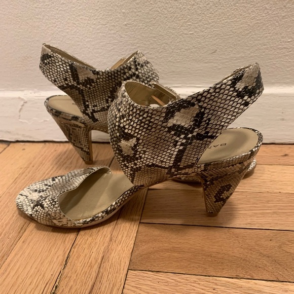 Preloved Bandolini Snake Print Sandals - Picture 2 of 4